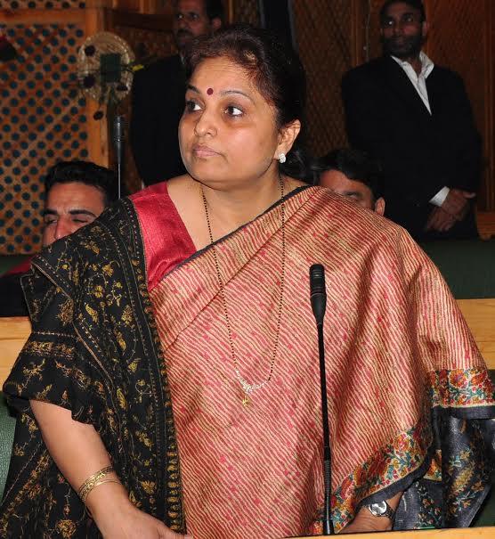 BJP minister leaves House to evade question